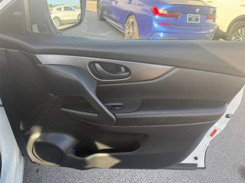 Used 2021 Nissan Rogue Sport S image 23
