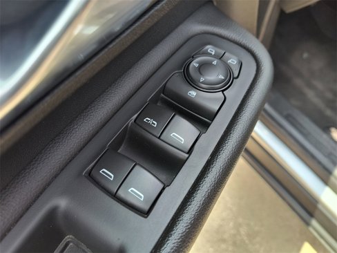 Used 2023 GMC Terrain SLT image 22
