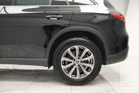 Used 2024 Mercedes-Benz GLC 300 4MATIC image 16