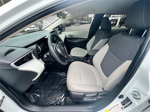Used 2022 Toyota Corolla LE image 2