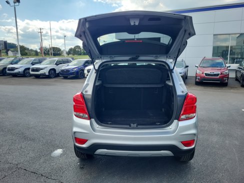 Used 2020 Chevrolet Trax LT w/ LT Convenience Package image 12