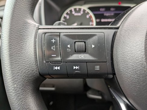 Used 2021 Nissan Rogue SV image 22