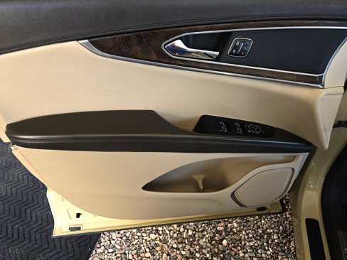 Used 2016 Lincoln MKX Select w/ Select Plus Package image 22