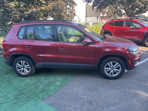 Used 2016 Volkswagen Tiguan S image 5