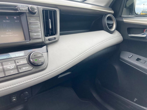 Used 2015 Toyota RAV4 XLE image 82