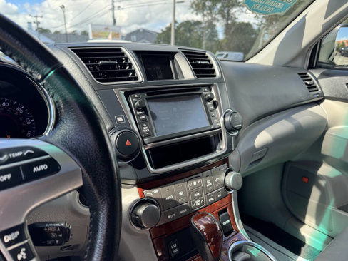 Used 2013 Toyota Highlander Limited image 22