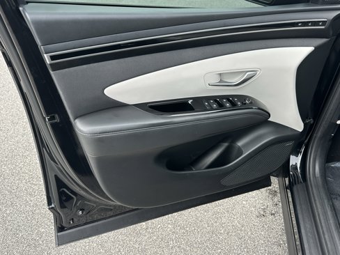 Used 2022 Hyundai Tucson Limited image 14