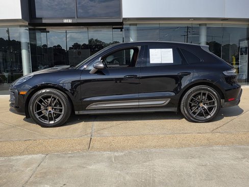 Used 2023 Porsche Macan Turbo image 2