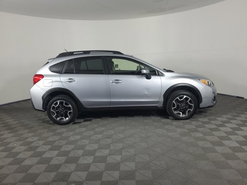 Used 2016 Subaru Crosstrek 2.0i Premium image 3