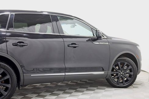Used 2022 Lincoln Nautilus Reserve w/ Monochromatic Package image 10