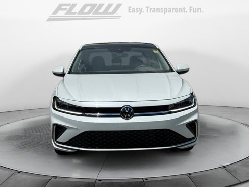 New 2025 Volkswagen Jetta SE image 2