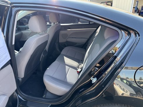 Used 2020 Hyundai Elantra SE image 10