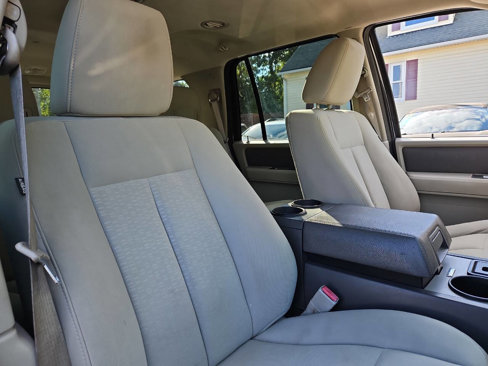 Used 2011 Ford Expedition XLT w/ HD Trailer Tow Pkg image 15