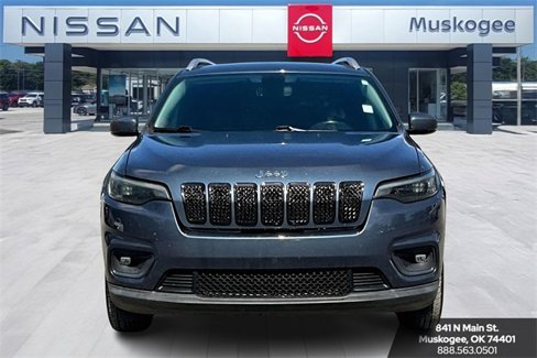 Used 2019 Jeep Cherokee Latitude Plus w/ Comfort/Convenience Group image 2