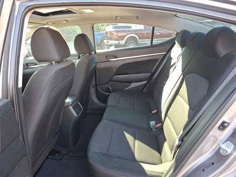 Used 2020 Hyundai Elantra Value Edition w/ Winter Weather Package image 10