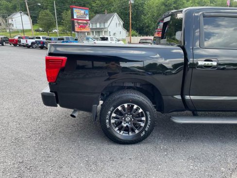 Used 2017 Nissan Titan SV image 8