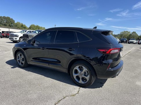 Used 2023 Ford Escape ST-Line w/ Equipment Group 301A image 7