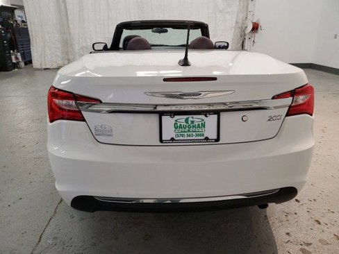Used 2013 Chrysler 200 Touring image 7