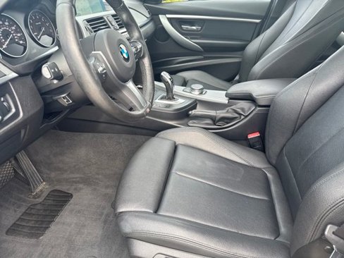Used 2018 BMW 330i xDrive Sedan w/ M Sport Package image 18