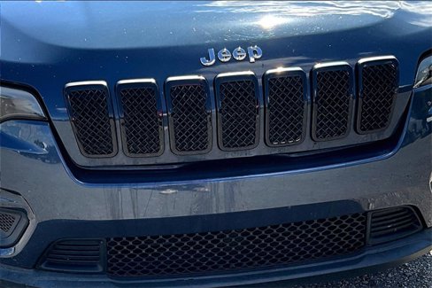 Used 2019 Jeep Cherokee Latitude Plus w/ Comfort/Convenience Group image 30