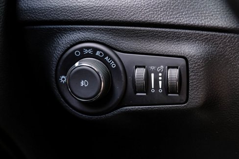 Used 2021 Jeep Compass Limited image 38