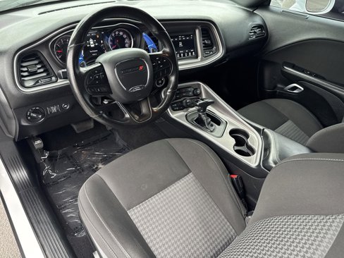 Used 2022 Dodge Challenger GT image 8