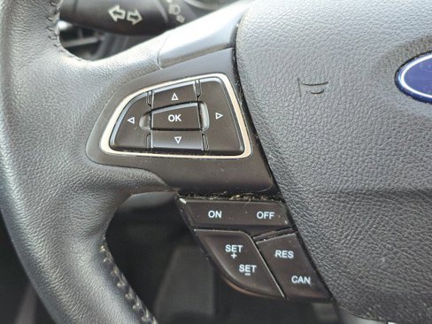 Used 2019 Ford Escape SEL image 16
