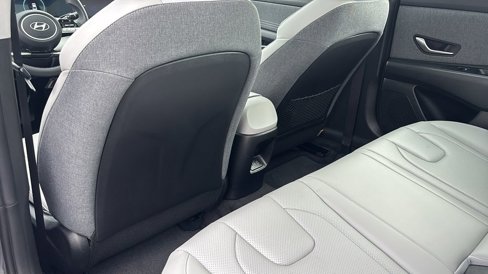 Used 2024 Hyundai Elantra Limited image 29