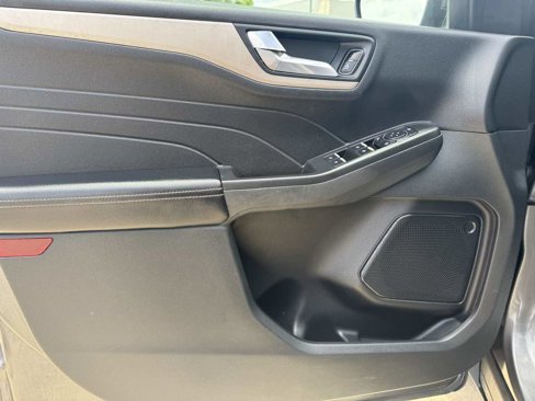 Used 2021 Ford Escape SEL image 14