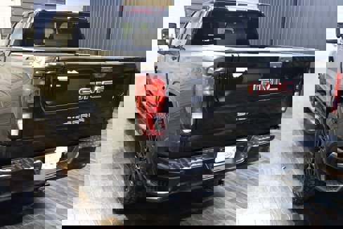 Used 2022 GMC Sierra 1500 Elevation image 5