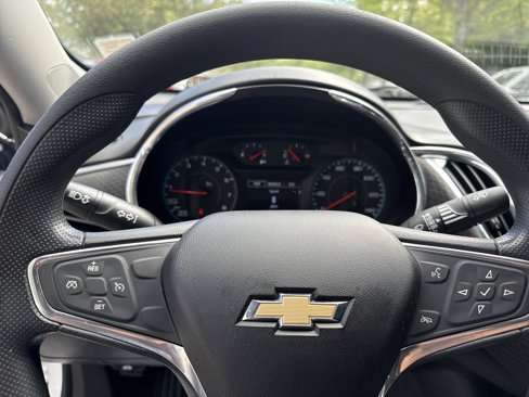 Used 2020 Chevrolet Malibu LT image 24