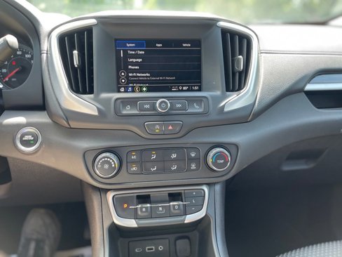 Used 2024 GMC Terrain SLE image 20