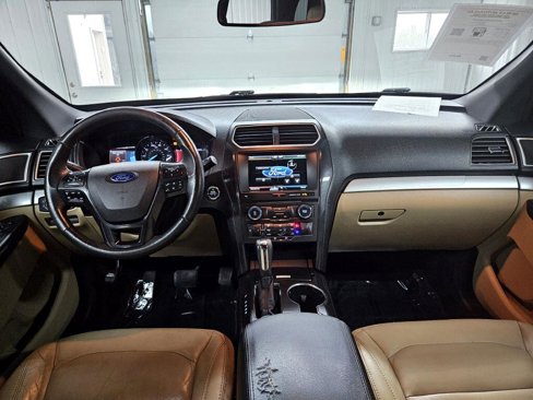 Used 2016 Ford Explorer XLT w/ Equipment Group 202A image 19