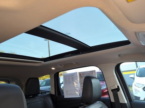 Used 2018 Ford Escape Titanium w/ Ford Safe & Smart Package image 8