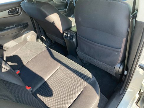 Used 2019 Nissan Rogue Sport S image 9