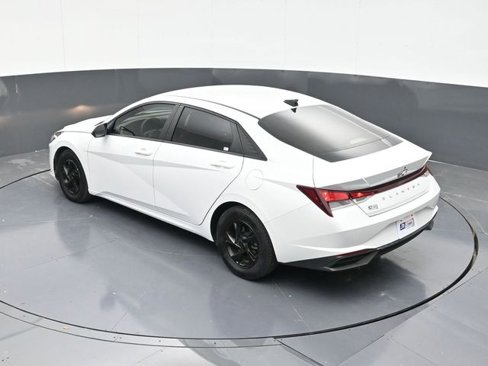 Used 2022 Hyundai Elantra SE image 59