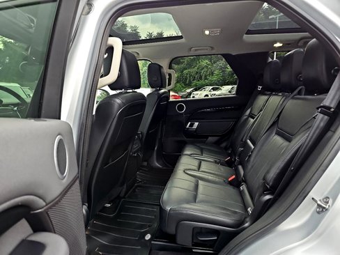 Used 2018 Land Rover Discovery SE image 49