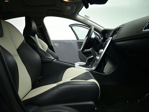 Used 2016 Volvo S60 T5 Cross Country Platinum image 30