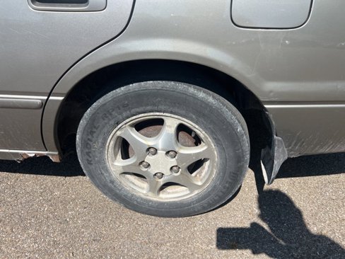 Used 1997 Toyota Camry LE image 5