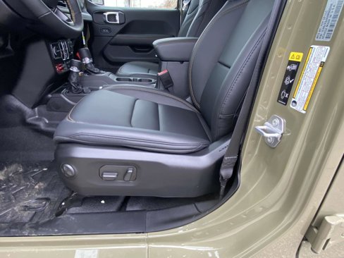 New 2025 Jeep Wrangler Unlimited Rubicon 392 image 15