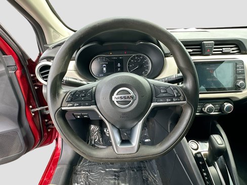 Used 2022 Nissan Versa SV image 10
