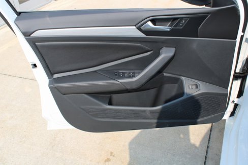 New 2025 Volkswagen Jetta Sport image 9