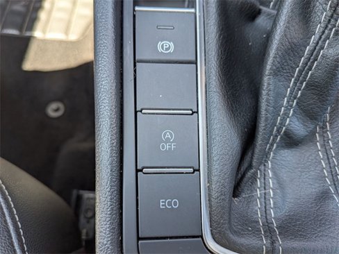 Used 2024 Volkswagen Jetta SE image 17
