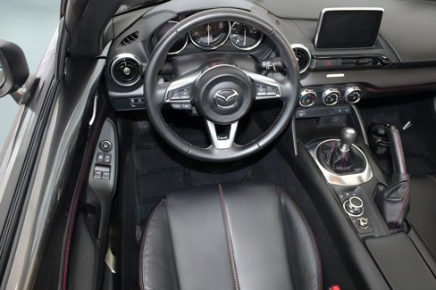 Used 2017 MAZDA MX-5 Miata RF Grand Touring image 30