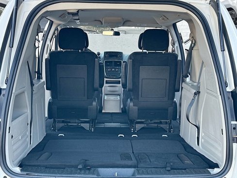 Used 2011 Dodge Grand Caravan Express image 7