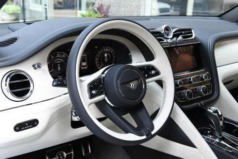 New 2025 Bentley Bentayga Extended Wheelbase image 14