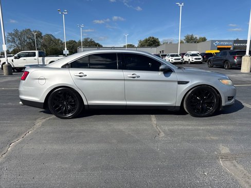 Used 2010 Ford Taurus SHO image 6