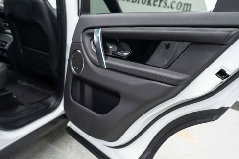Used 2022 Land Rover Discovery Sport SE image 30