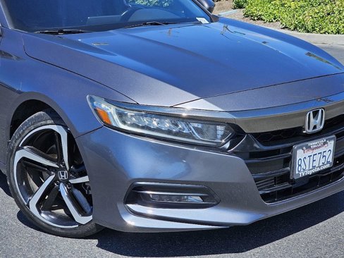 Used 2018 Honda Accord Sport image 4