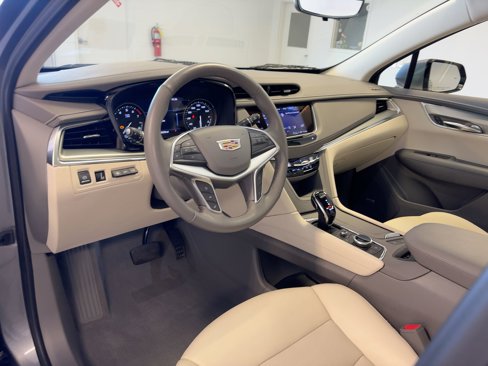Used 2022 Cadillac XT5 Premium Luxury w/ Technology Package image 4